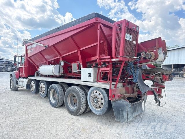 Mack GU713 Concrete Stone machines