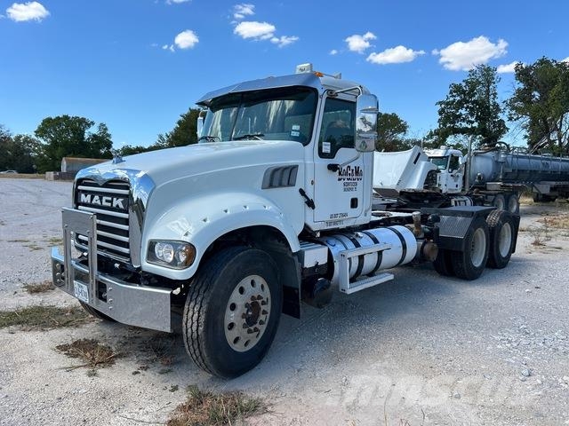 Mack GU713 وحدات الجر