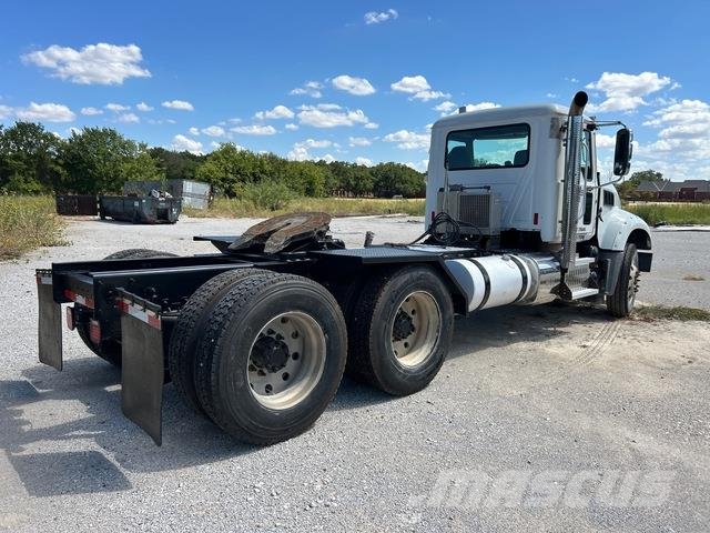 Mack GU713 وحدات الجر