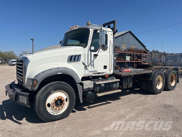 Mack GU713 Granite Veículos de recuperação