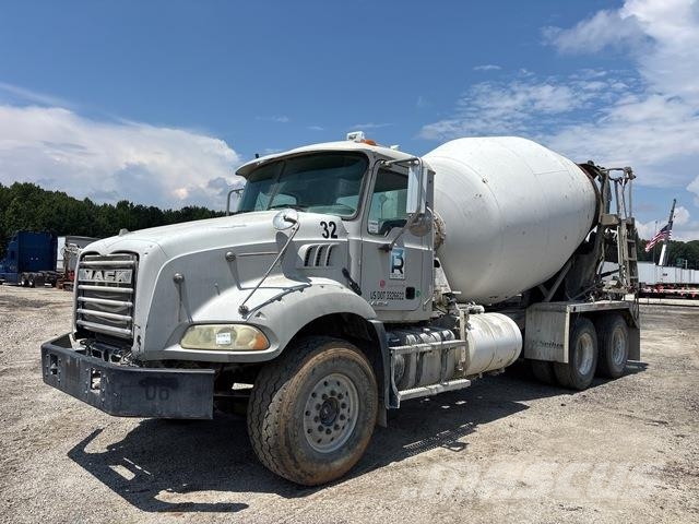 Mack GU813 Otros camiones