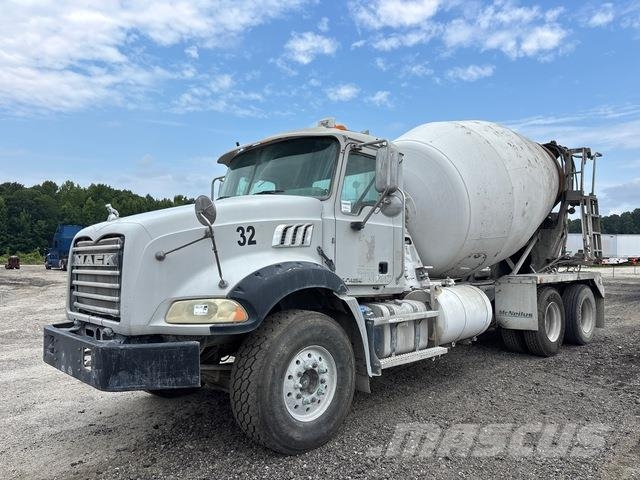 Mack GU813 Otros camiones