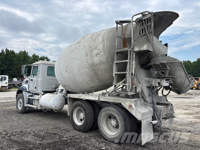 Mack GU813 Otros camiones