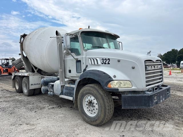 Mack GU813 Otros camiones