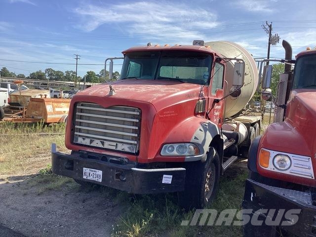 Mack GU813 Специальные грузовики