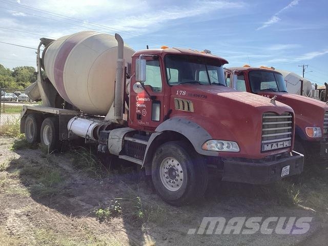 Mack GU813 Специальные грузовики