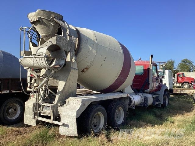 Mack GU813 Специальные грузовики