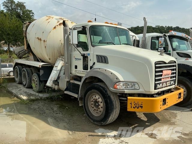 Mack GU813 Andere Fahrzeuge