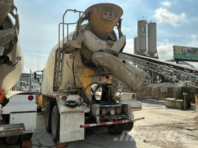 Mack GU813 Andere Fahrzeuge