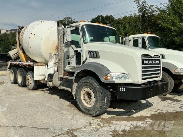Mack GU813 Andere Fahrzeuge