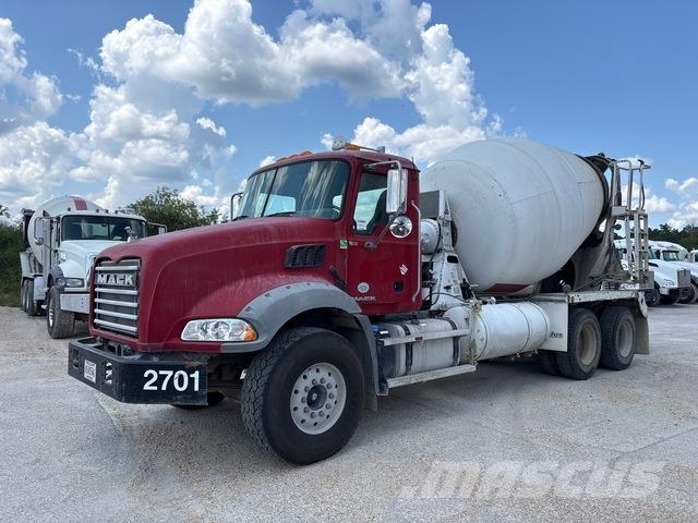 Mack GU813 Andere Fahrzeuge