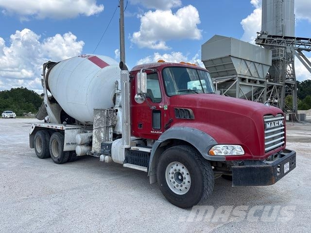 Mack GU813 Andere Fahrzeuge