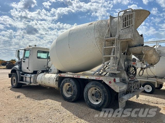 Mack GU813 Other trucks