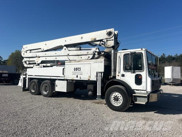 Mack MR688S 混凝土泵浦