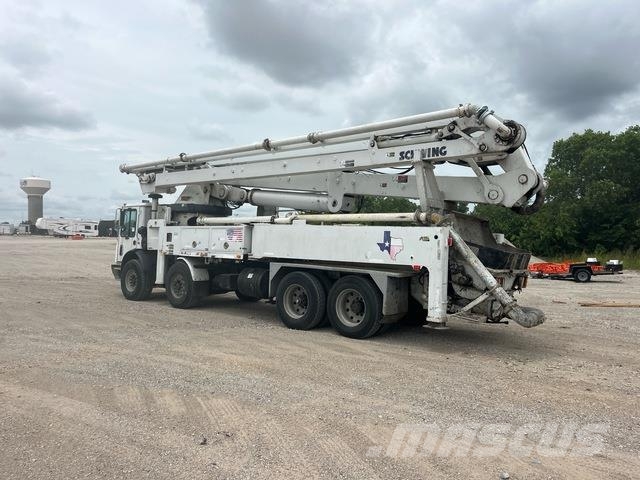 Mack MR688S مضخات خرسانة