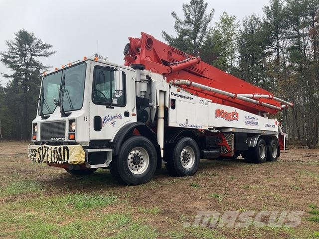 Mack MR688S مضخات خرسانة