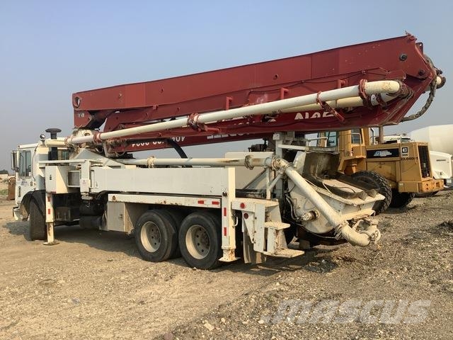 Mack MR688S Kravas mašīna- betona sūknis