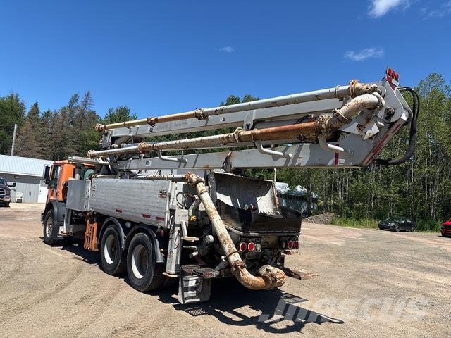 Mack MR688S Autopompe per calcestruzzo