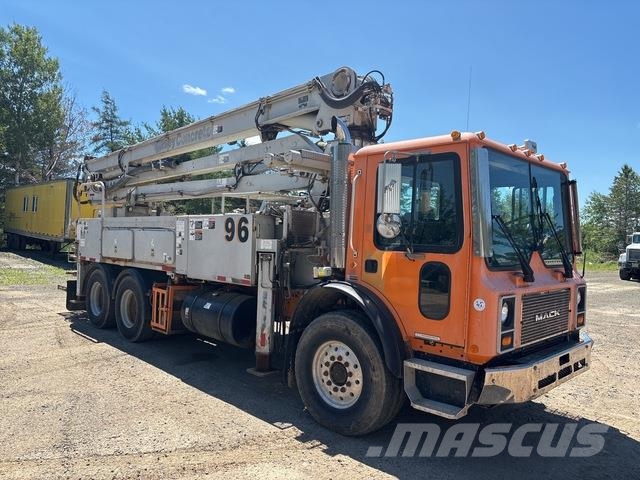 Mack MR688S Autopompe per calcestruzzo