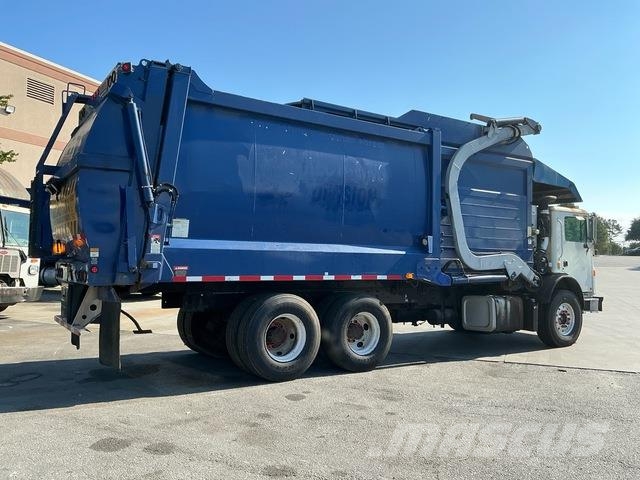 Mack MRU613 Müllwagen