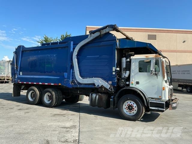 Mack MRU613 Müllwagen
