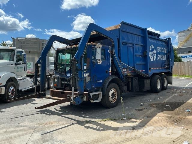 Mack MRU613 Müllwagen