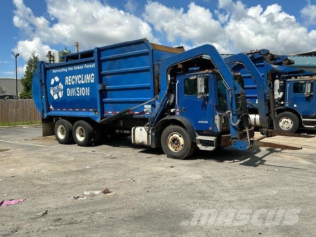 Mack MRU613 Müllwagen