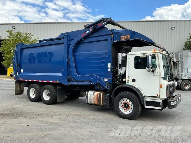 Mack MRU613 Müllwagen