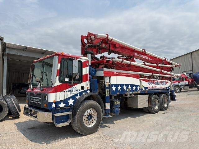 Mack MRU613 مضخات خرسانة