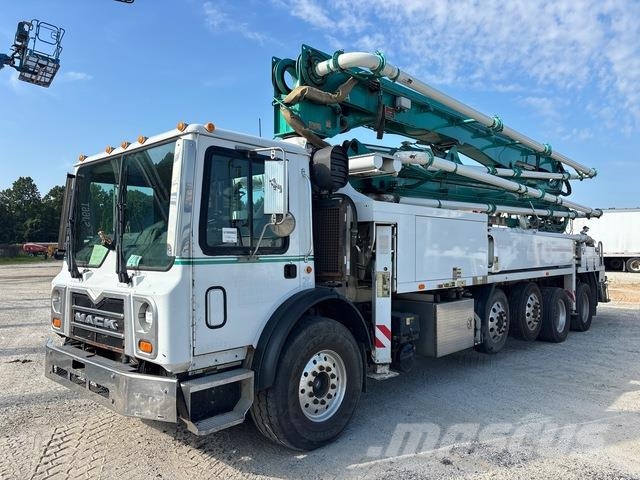 Mack MRU613 Kamionske beton pumpe