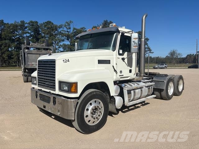 Mack PI64T وحدات الجر