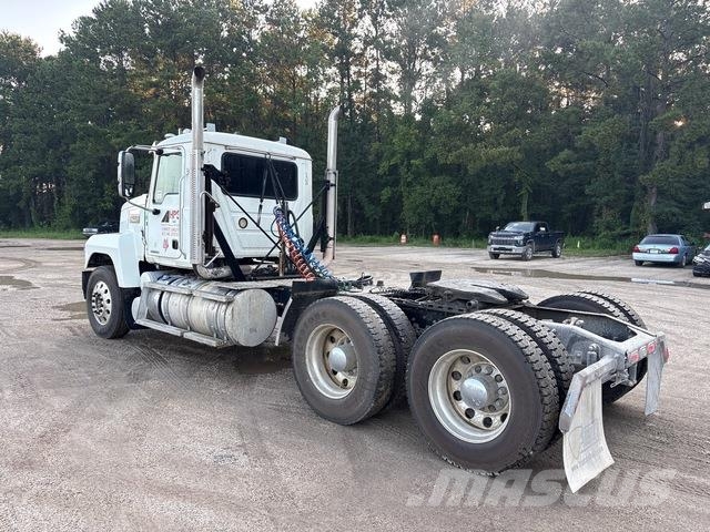 Mack PI64T Truck Tractor Units