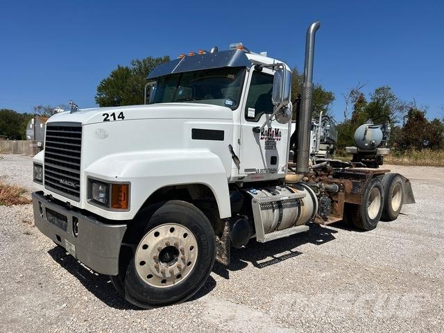 Mack Pinnacle Tractor Units