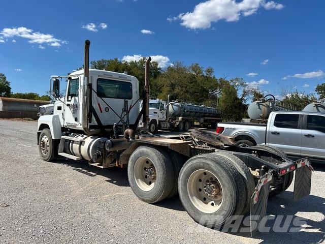Mack Pinnacle Tractor Units