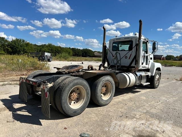 Mack Pinnacle Tractor Units