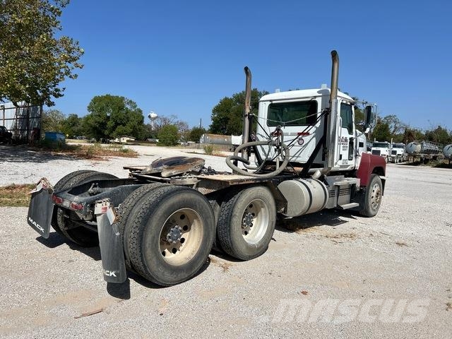 Mack Pinnacle Tractor Units