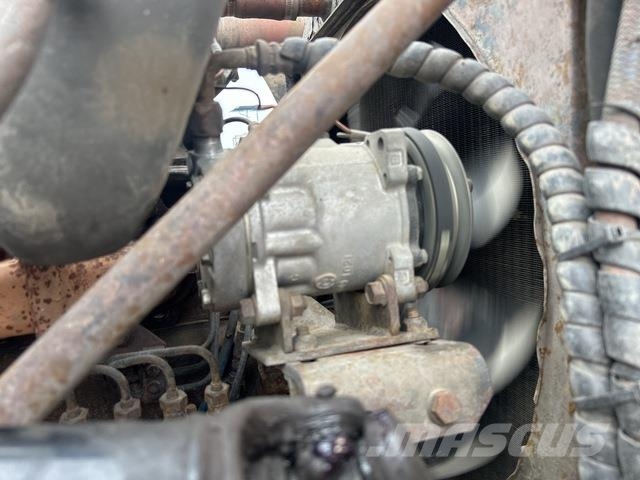 Mack R686RS Value-Liner Tractor Units