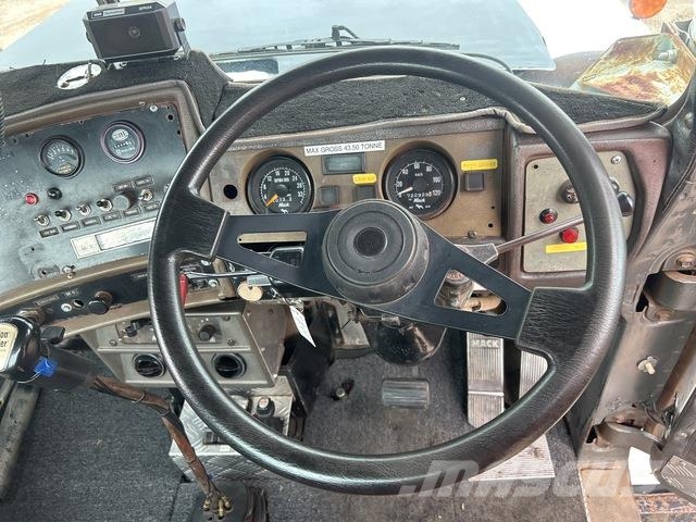 Mack R686RS Value-Liner Tractor Units