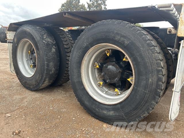 Mack R686RS Value-Liner Tractor Units