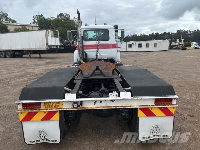 Mack R686RS Value-Liner Tractor Units