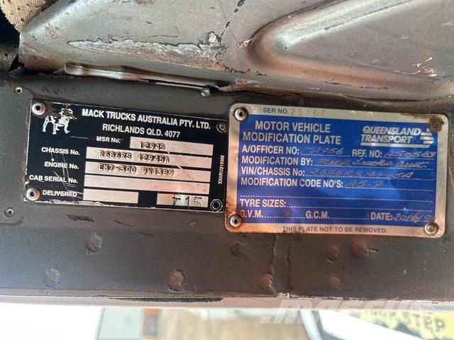 Mack R686RS Value-Liner Tractor Units