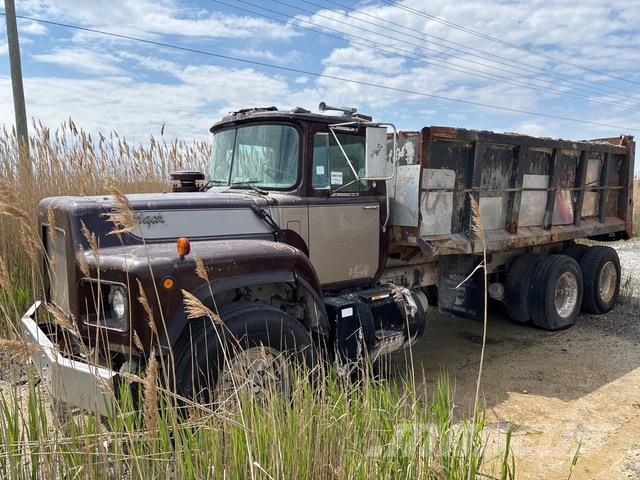 Mack RB690S Wywrotki