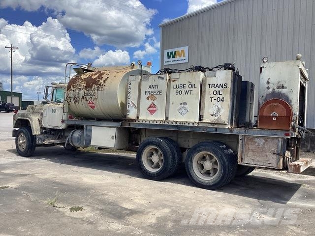 Mack RD686S Camiones cisternas