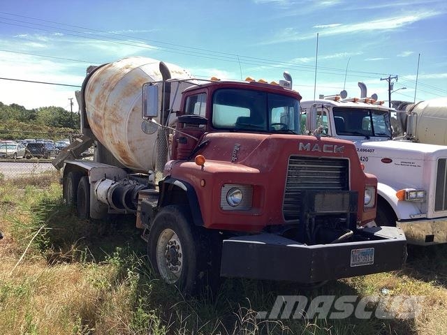 Mack RD686SX Специальные грузовики