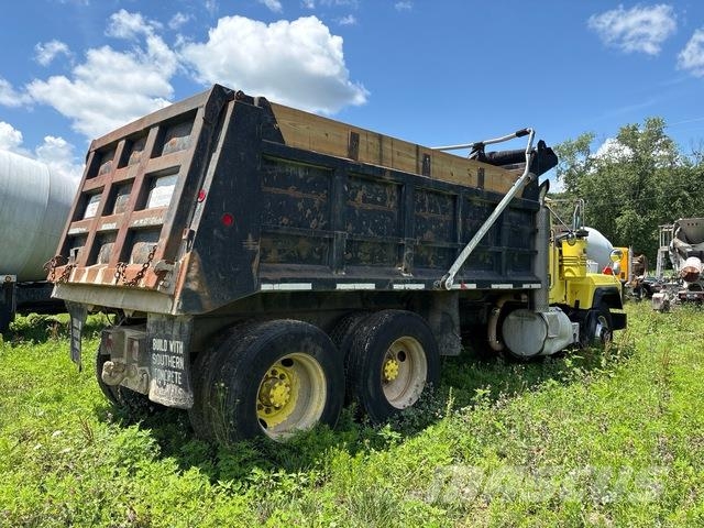 Mack RD688S Camiones bañeras basculantes o volquetes