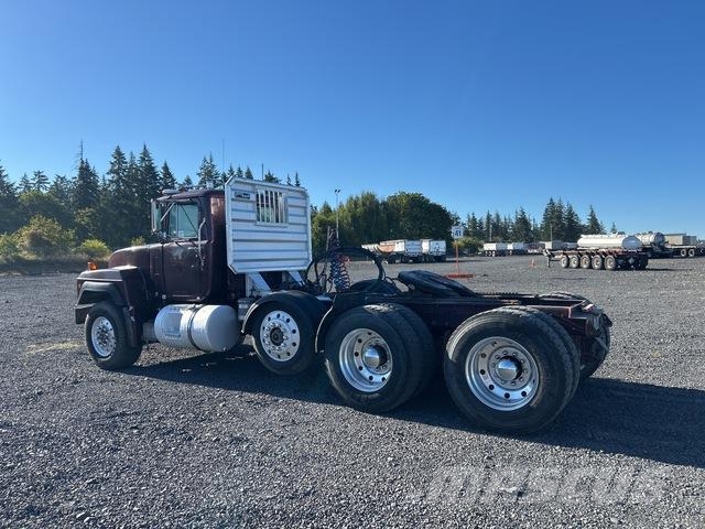 Mack RD688S وحدات الجر