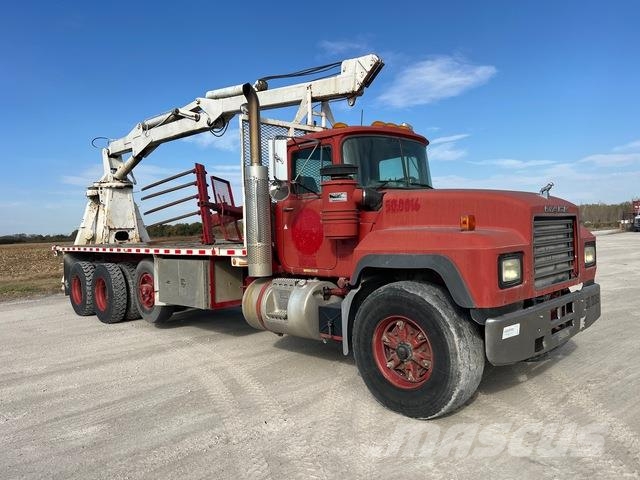 Mack RD688S Andere Fahrzeuge