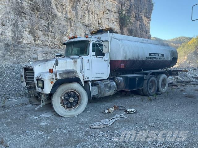 Mack RD688S Ūdens mašīnas