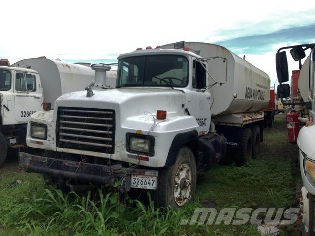 Mack RD690S Ūdens mašīnas
