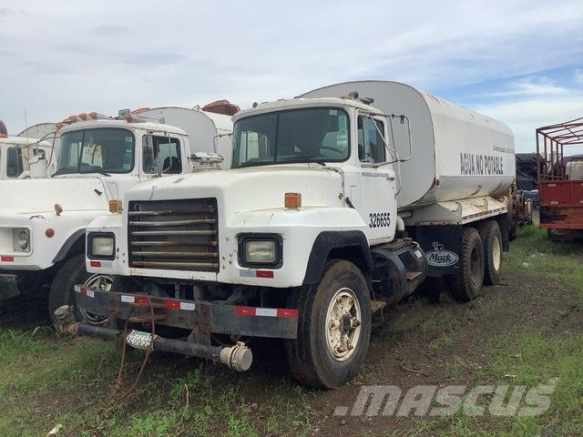 Mack RD690S Ūdens mašīnas